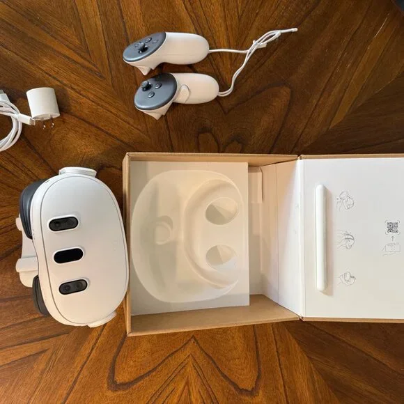 Meta Quest 3 512GB | VR Headset, Warranty through May 2027 - Picture 3 of 6